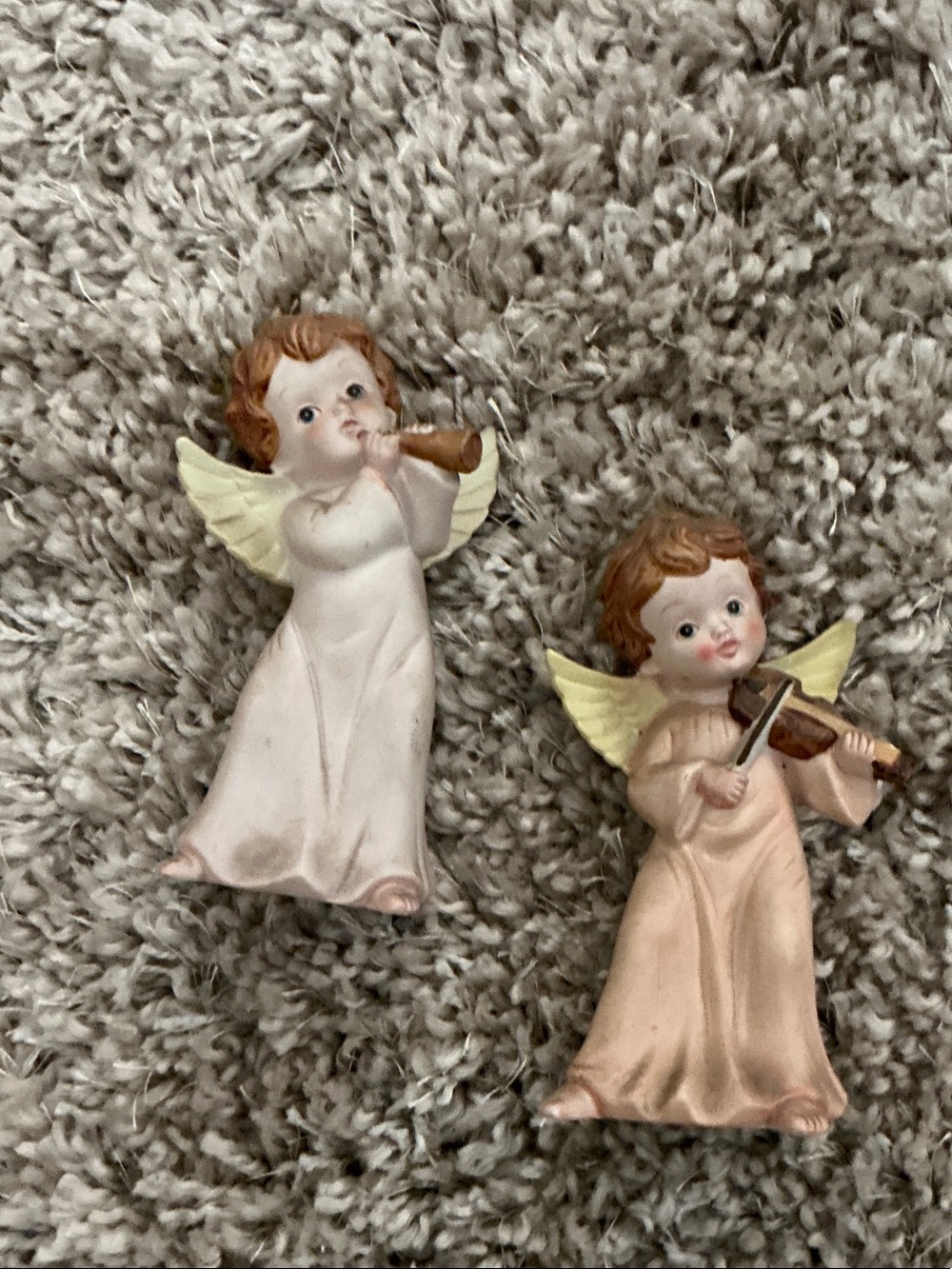 HOMECO  Figurine Christmas Angels Set - Ivory & Peach Decorative Angels